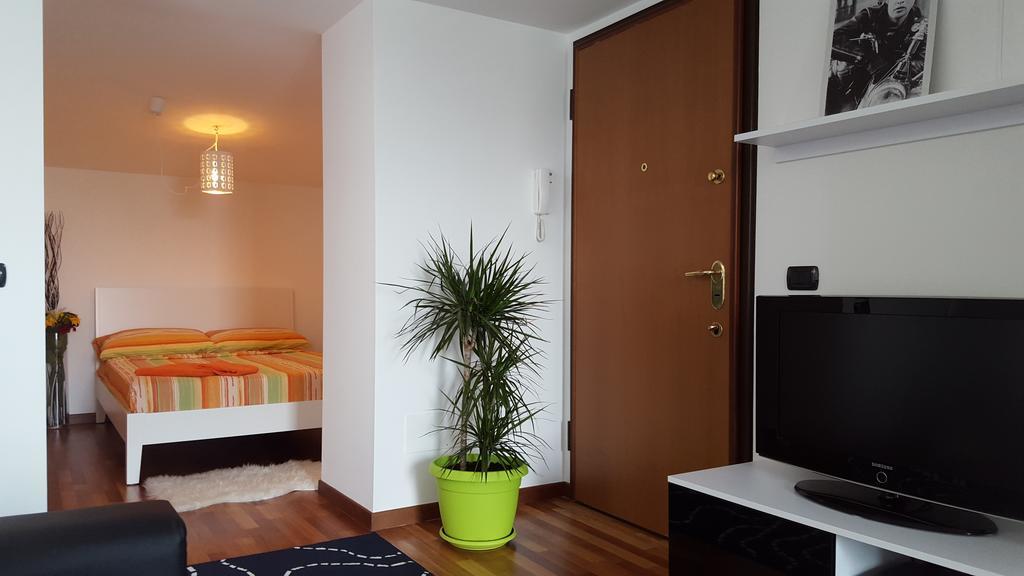 Apartament New Luxury Attic Santa Giulia Expo Mediolan Pokój zdjęcie
